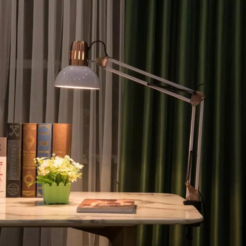 Luminária de Mesa Articulada Pixar