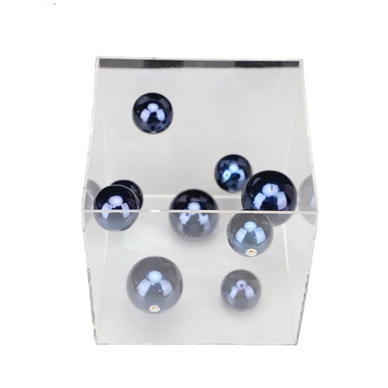 Caixa Decorativa em Acrílico com Bolas em Metal