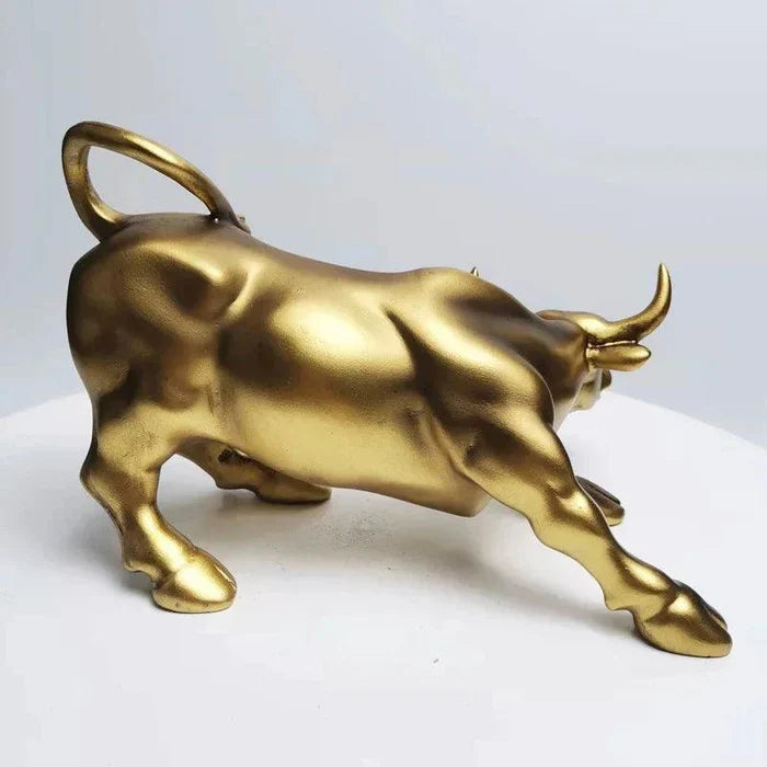 Estátua Decorativa Touro de Wall Street Dourado