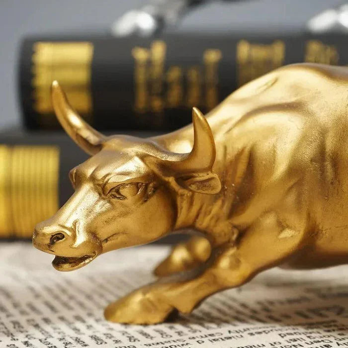 Estátua Decorativa Touro de Wall Street Dourado