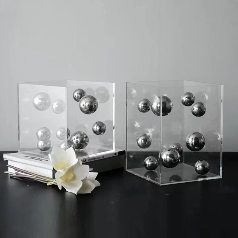 Caixa Decorativa em Acrílico com Bolas em Metal - Casa Stony