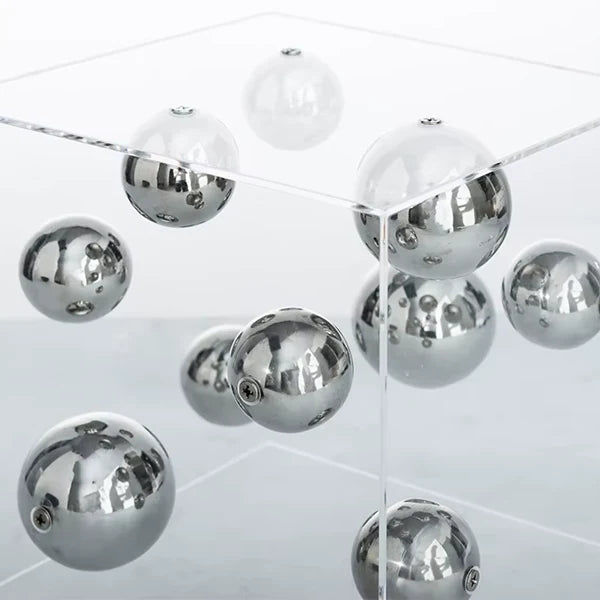 Caixa Decorativa em Acrílico com Bolas em Metal