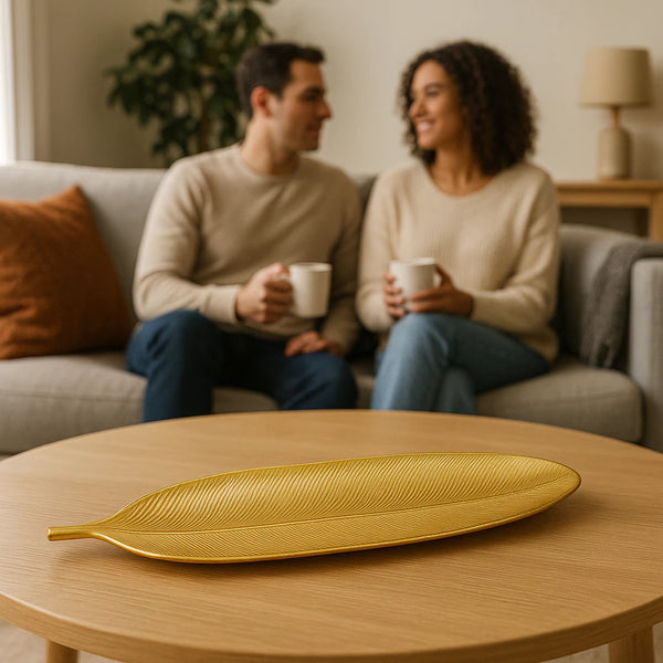 Centro de mesa decorativo em formato de folha geométrica dourada de 41 cm em MDF