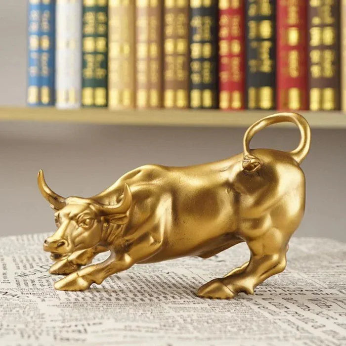Estátua Decorativa Touro de Wall Street Dourado