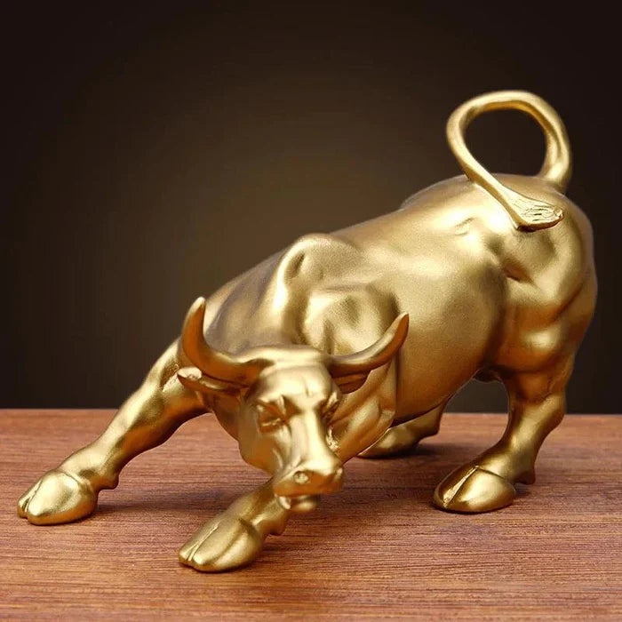 Estátua Decorativa Touro de Wall Street Dourado