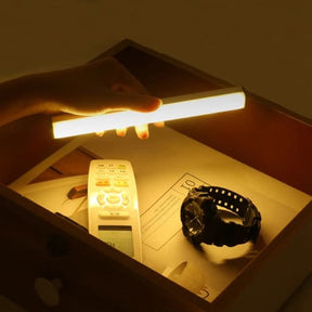 luminaria-em-led-bastao-com-sensor-de-presença-2