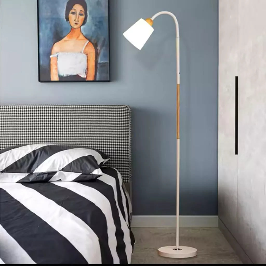 Luminária de Chão em Led Ajustável Hoffa - Casa Stony