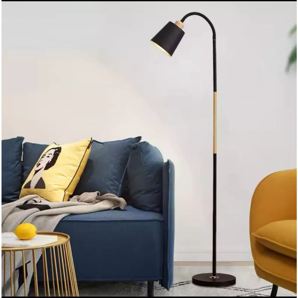 Luminária de Chão em Led Ajustável Hoffa - Casa Stony
