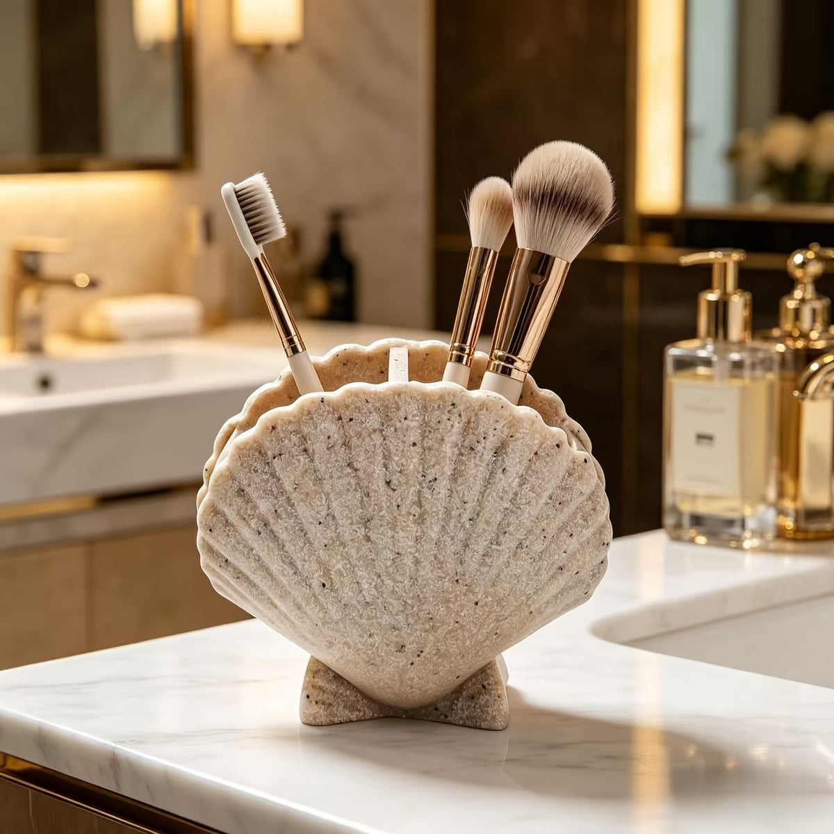 Organizador Porta-Escovas em Resina Concha – Elegância e Organização para o Banheiro
