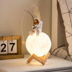 Umidificador de Ar e Luminária de Mesa Led Lua Astronauta - Casa Stony